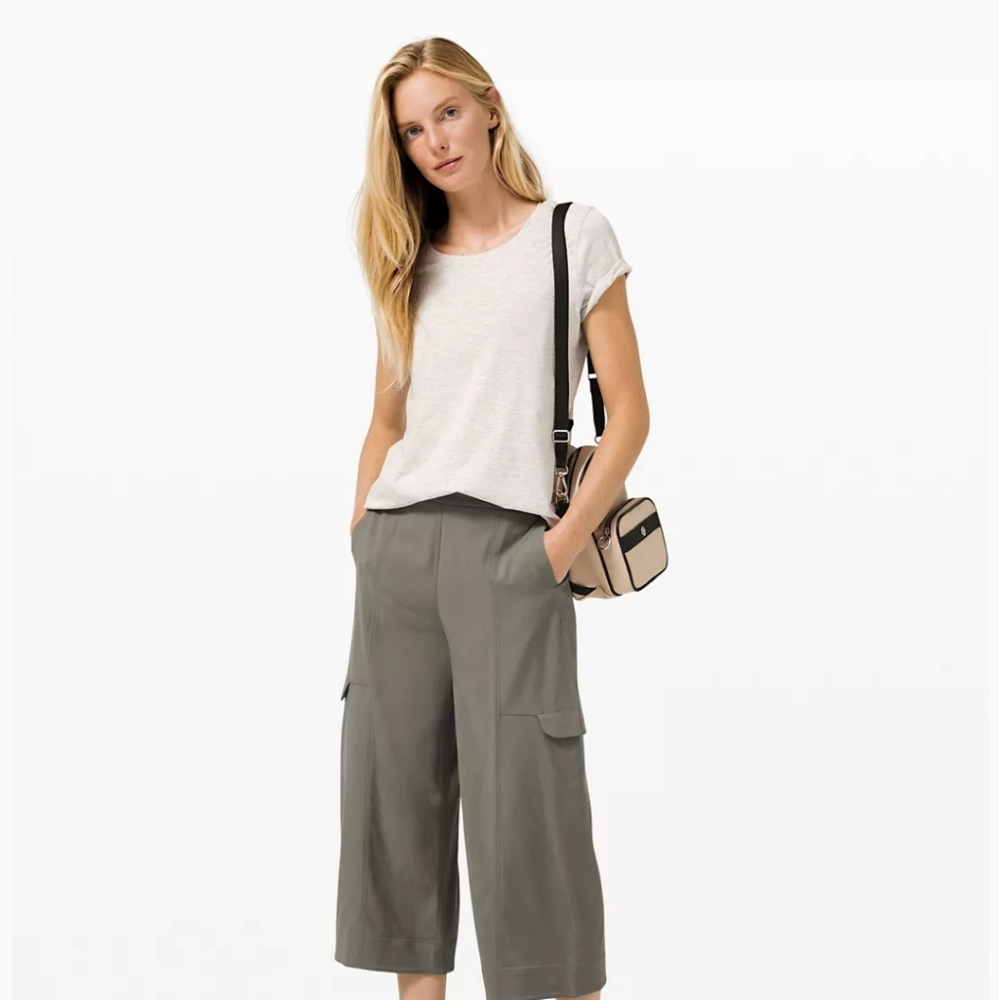 Lululemon Metropolis Maven High-Rise Crop - Picture 2 of 8